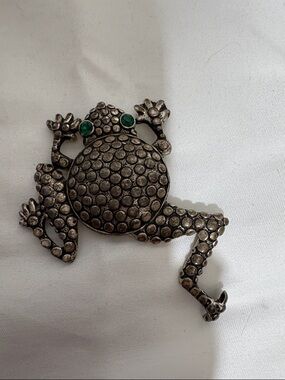 Antique Silver-Tone Frog Brooch with Green Stone Eyes